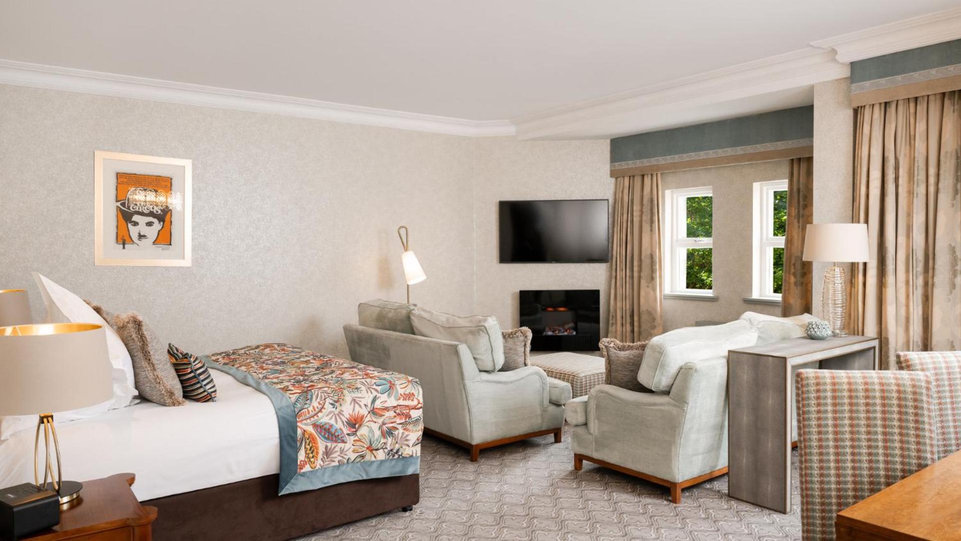 The Culloden Estate And Spa Holywood  Ngoại thất bức ảnh A suite at The Grove