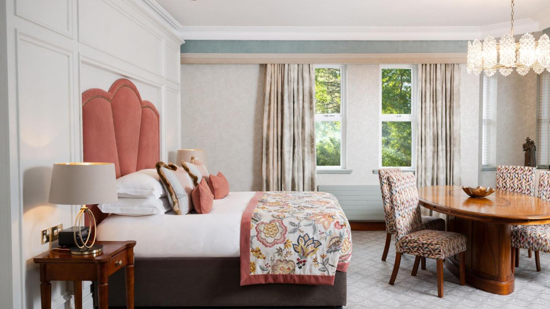 The Culloden Estate And Spa Holywood  Ngoại thất bức ảnh A bedroom at the hotel