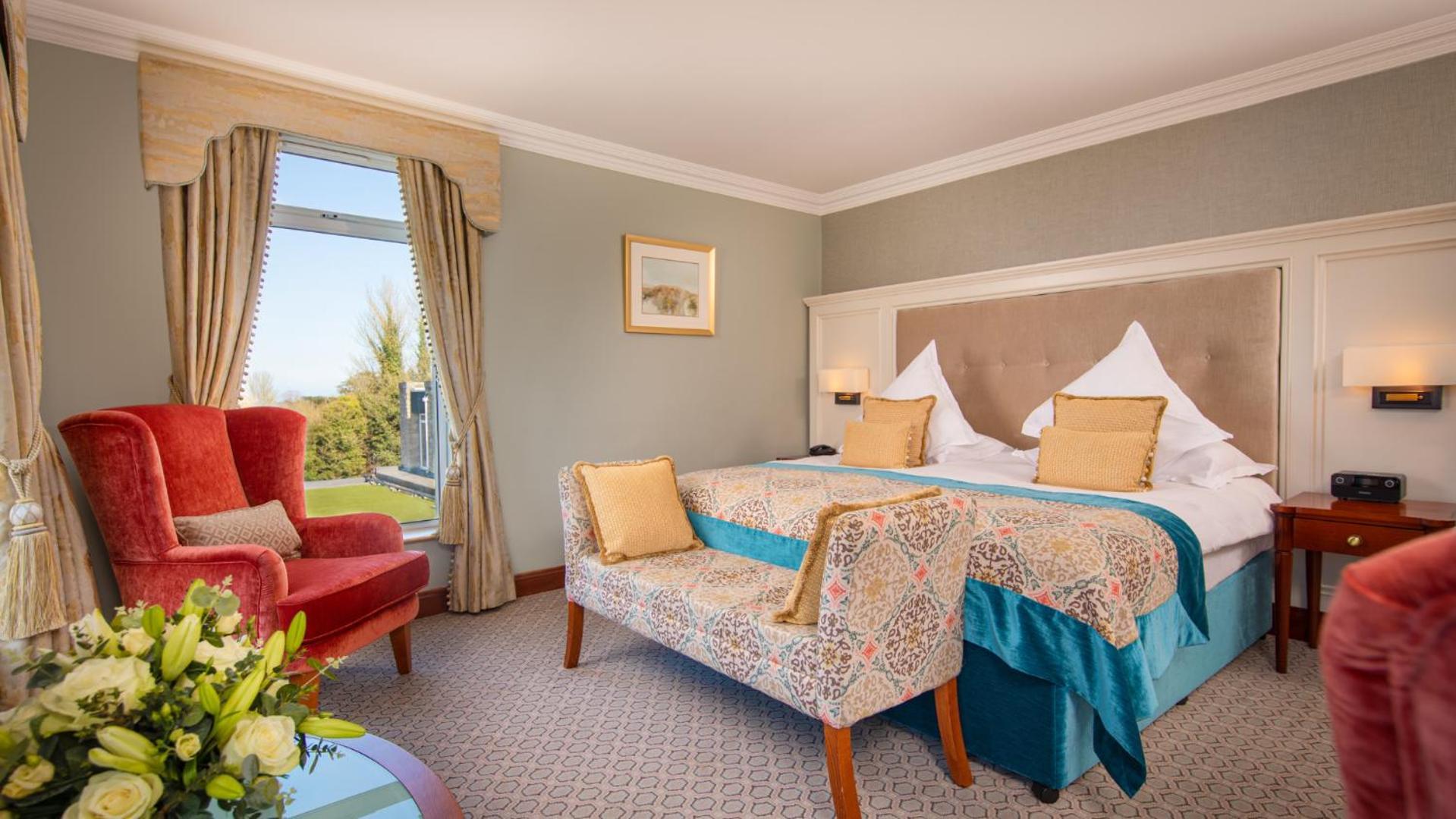 The Culloden Estate And Spa Holywood  Ngoại thất bức ảnh A bedroom at the hotel