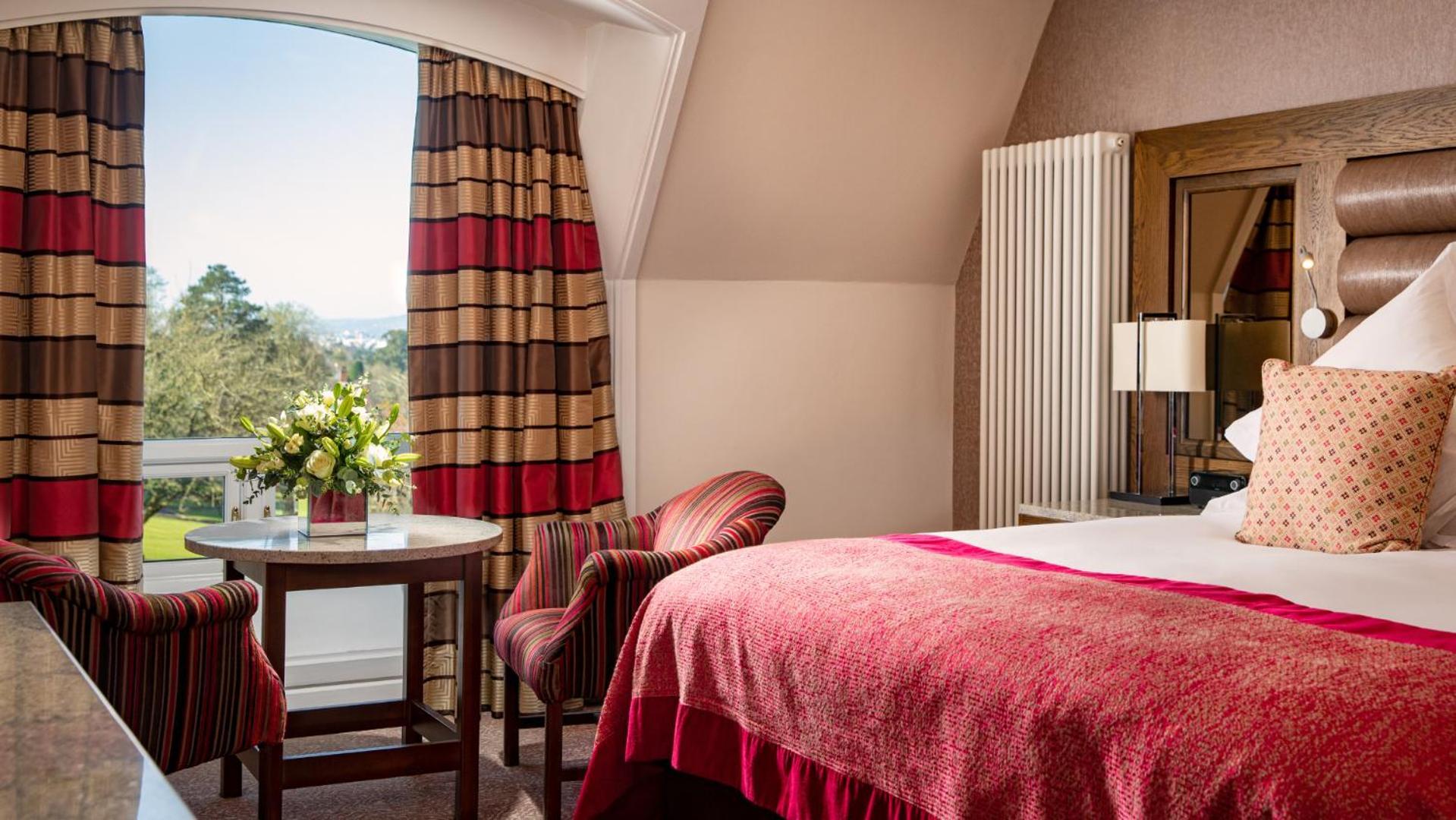 The Culloden Estate And Spa Holywood  Ngoại thất bức ảnh A bedroom at the hotel